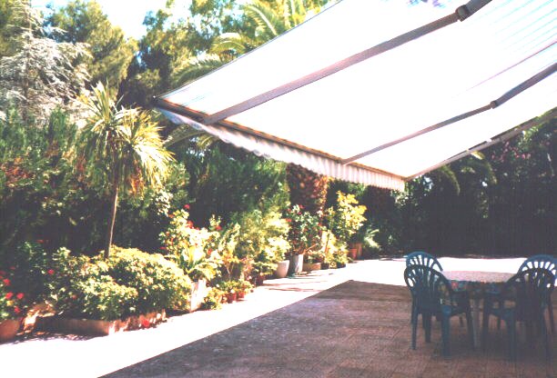 veranda.jpg (76008 byte)